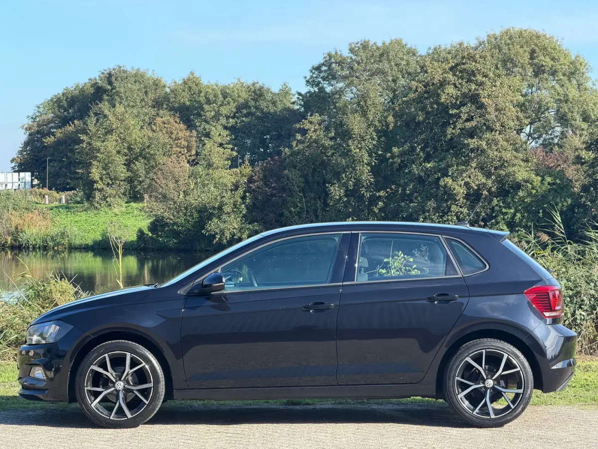 1.0 TSI Comfortline Business - Deep Black - Carplay/Cruise/LMV