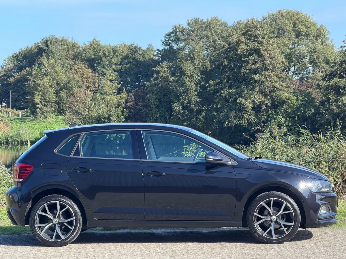 1.0 TSI Comfortline Business - Deep Black - Carplay/Cruise/LMV