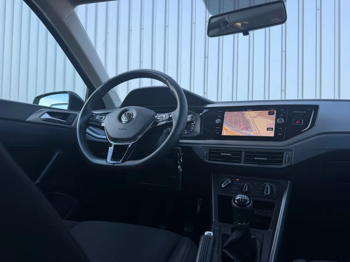 1.0 TSI Comfortline Business - Deep Black - Carplay/Cruise/LMV