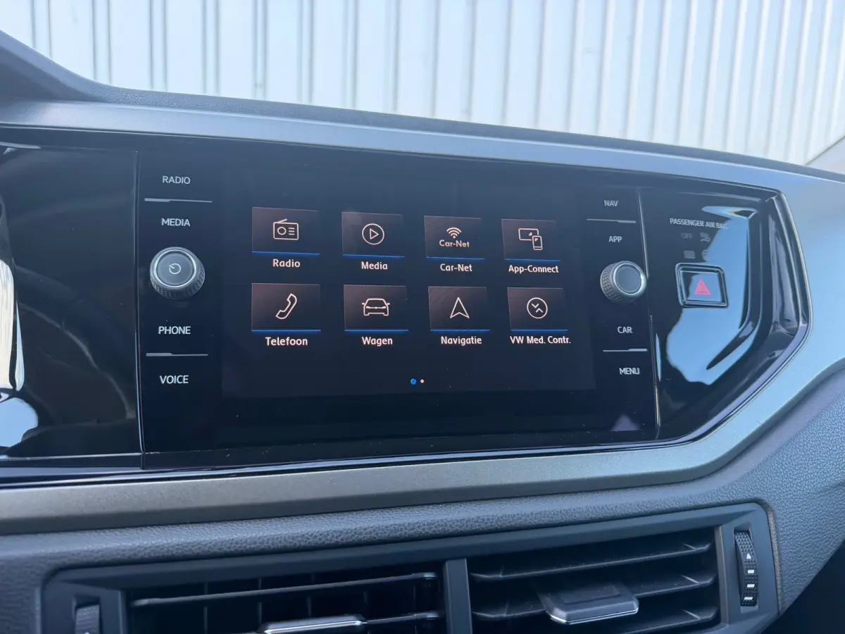 1.0 TSI Comfortline Business - Deep Black - Carplay/Cruise/LMV