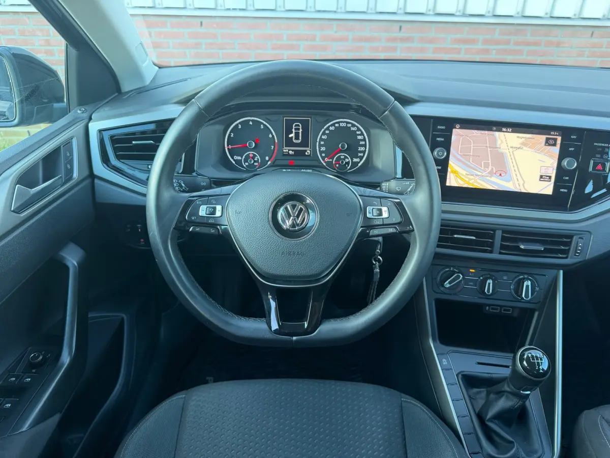 1.0 TSI Comfortline Business - Deep Black - Carplay/Cruise/LMV
