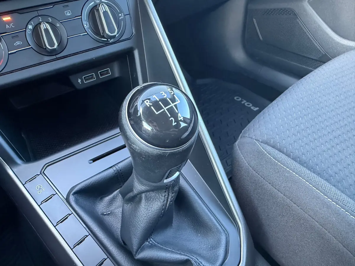 1.0 TSI Comfortline Business - Deep Black - Carplay/Cruise/LMV
