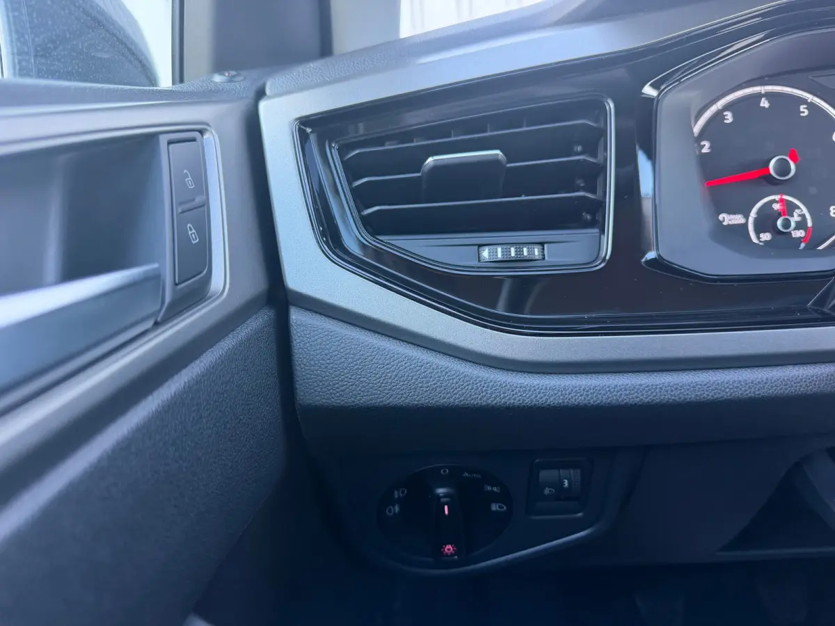 1.0 TSI Comfortline Business - Deep Black - Carplay/Cruise/LMV