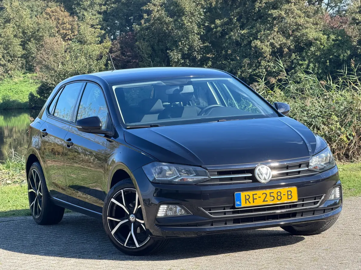 1.0 TSI Comfortline Business - Deep Black - Carplay/Cruise/LMV