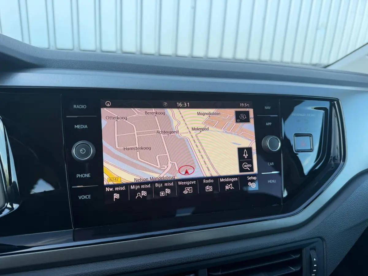 1.0 TSI Comfortline Business - Deep Black - Carplay/Cruise/LMV