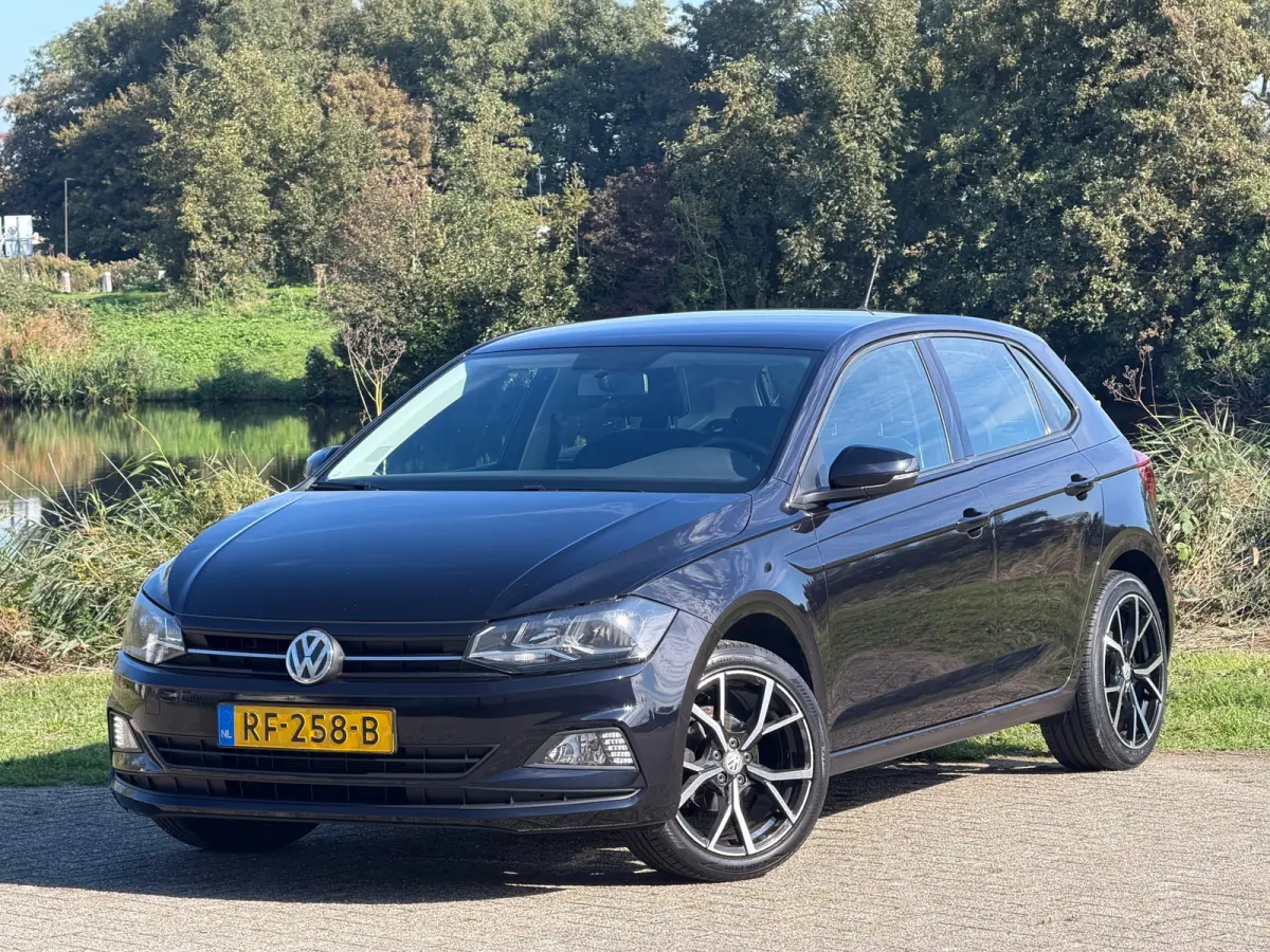 1.0 TSI Comfortline Business - Deep Black - Carplay/Cruise/LMV