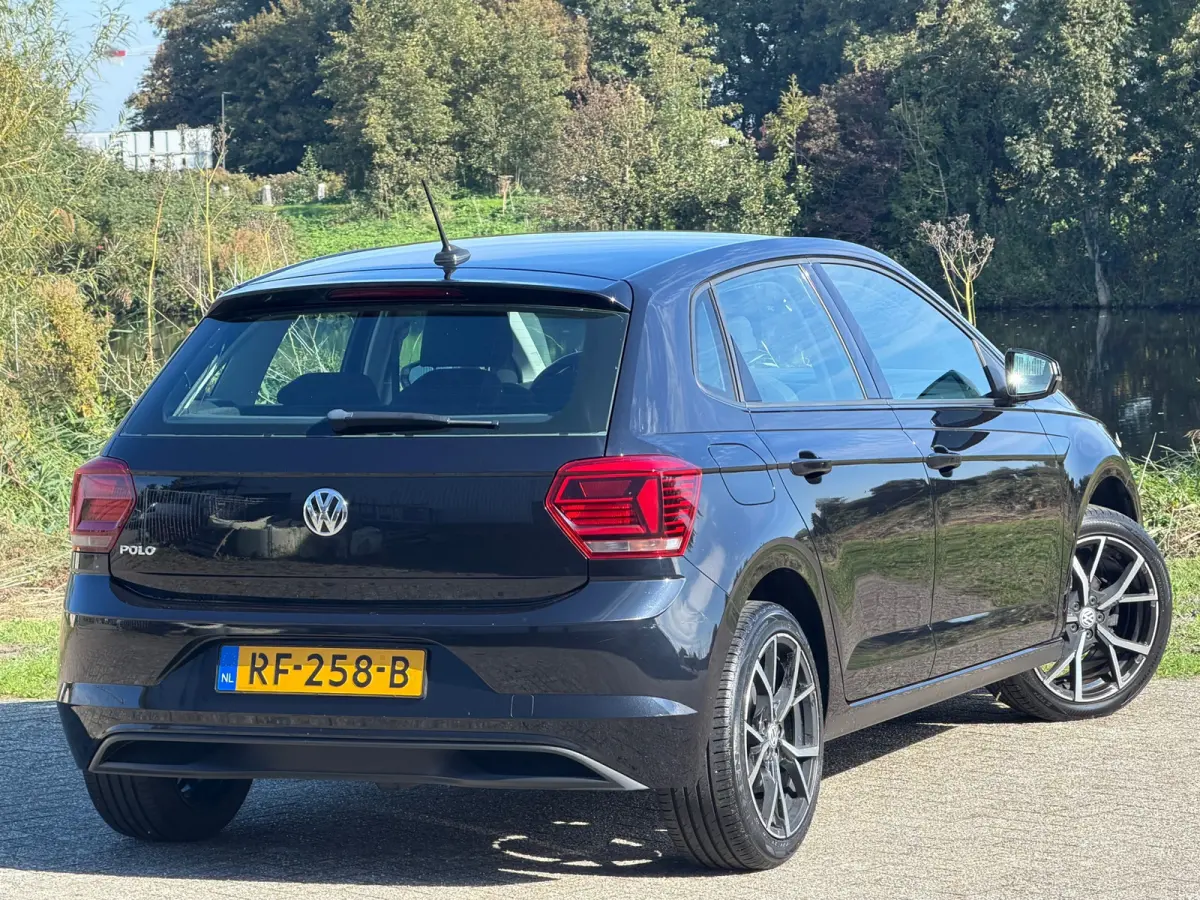 1.0 TSI Comfortline Business - Deep Black - Carplay/Cruise/LMV