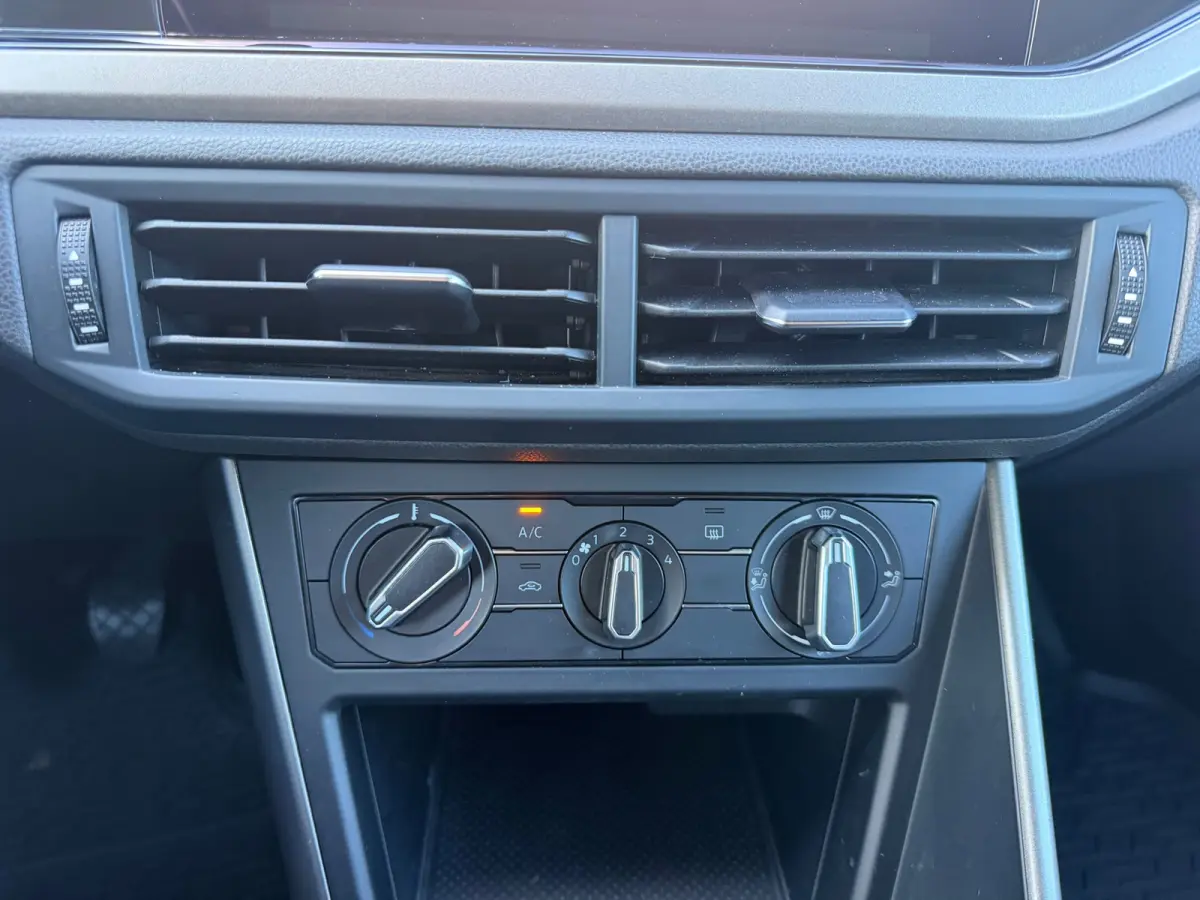 1.0 TSI Comfortline Business - Deep Black - Carplay/Cruise/LMV