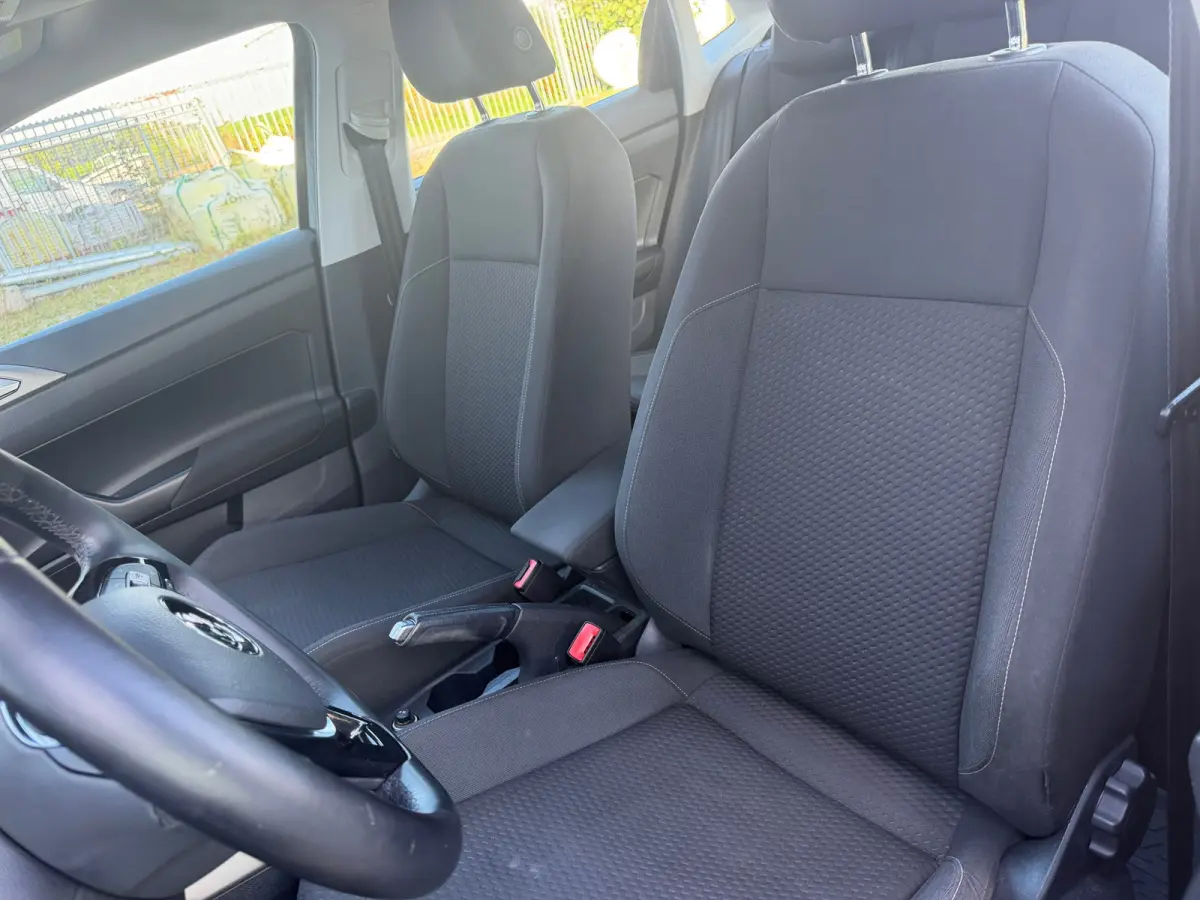 1.0 TSI Comfortline Business - Deep Black - Carplay/Cruise/LMV