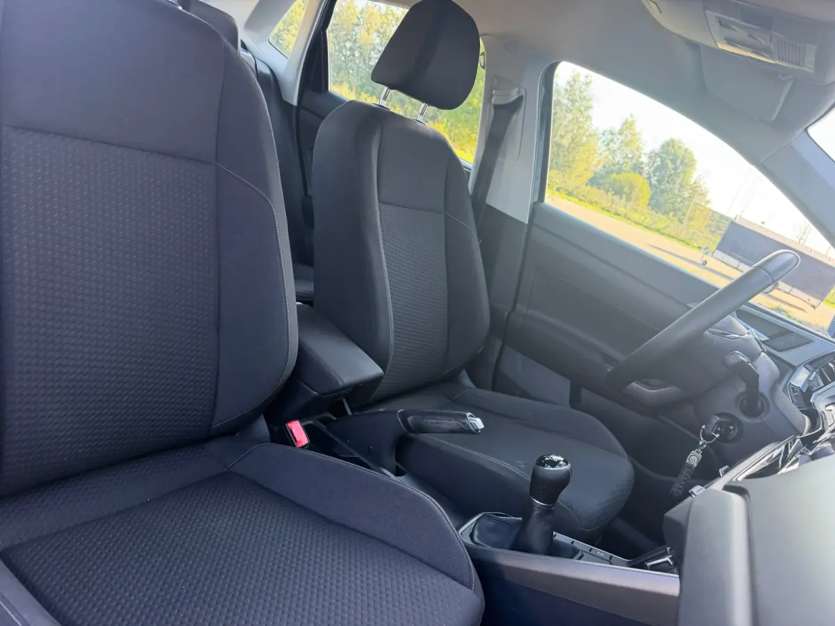 1.0 TSI Comfortline Business - Deep Black - Carplay/Cruise/LMV