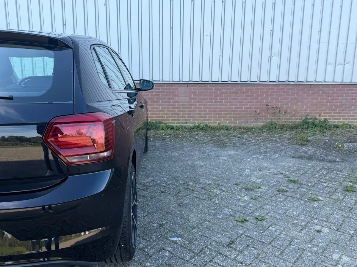 1.0 TSI Comfortline Business - Deep Black - Carplay/Cruise/LMV