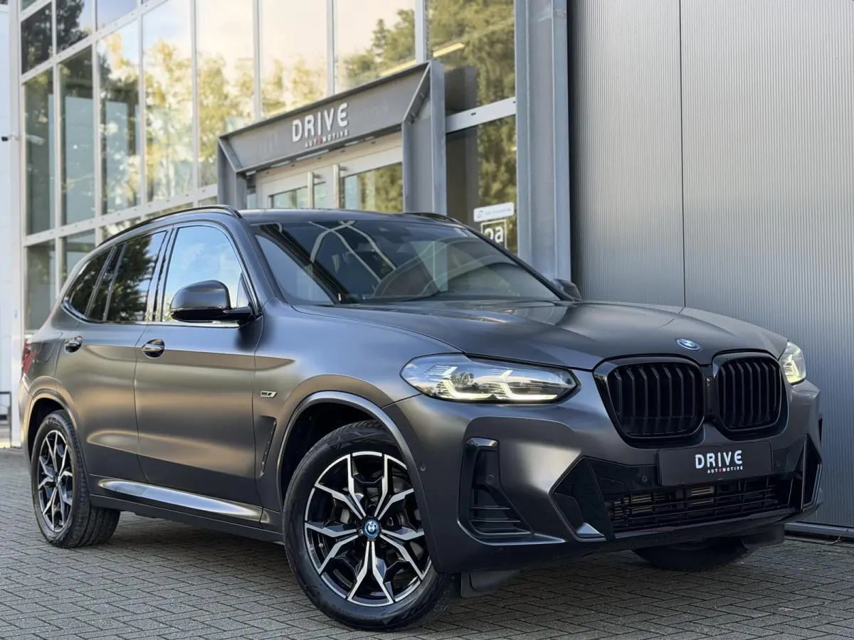 xDrive30e High Ex M-Sport LCI|Leer|Memory|Cam|Uniek: Individual Frozen Deep Grey|