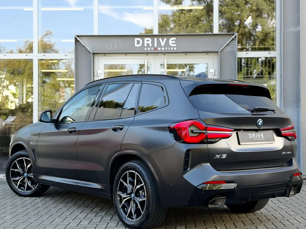 xDrive30e High Ex M-Sport LCI|Leer|Memory|Cam|Uniek: Individual Frozen Deep Grey|