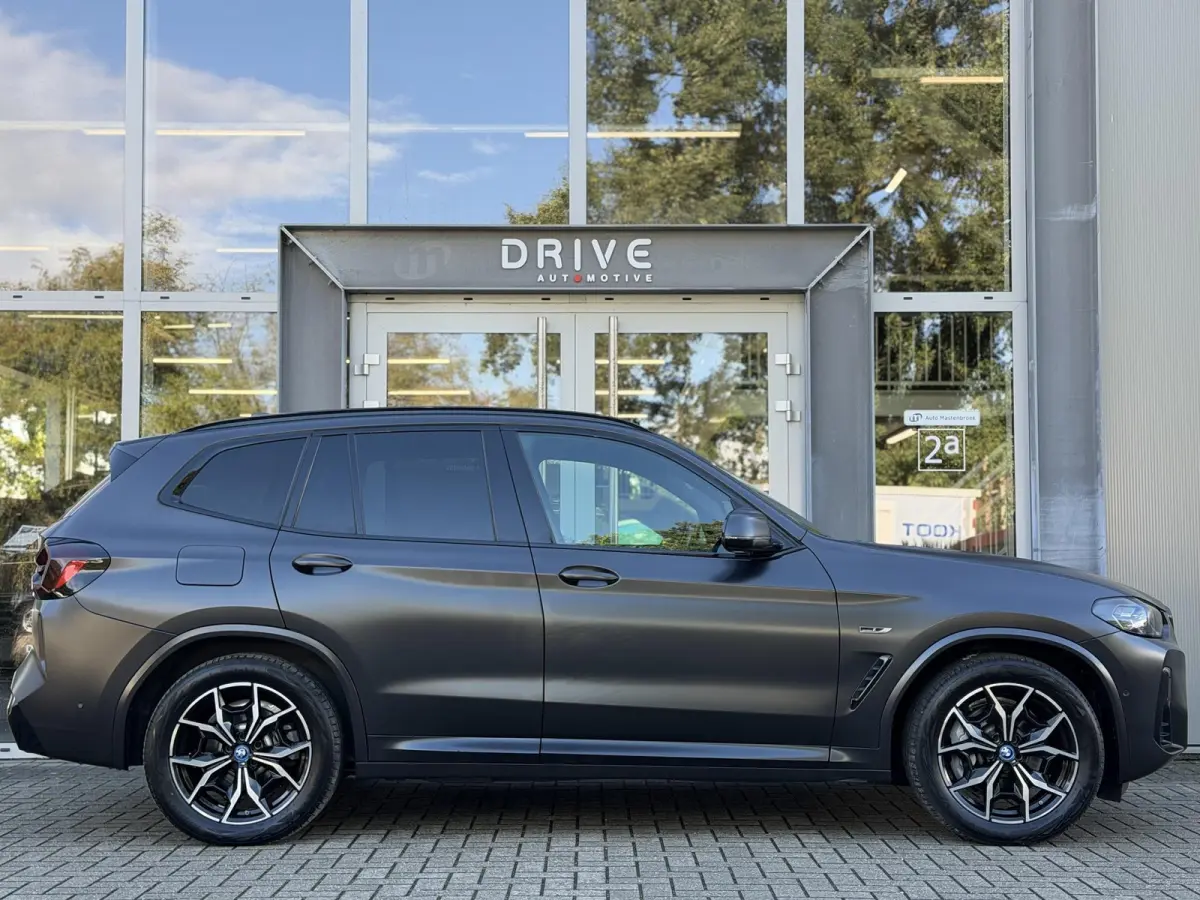 xDrive30e High Ex M-Sport LCI|Leer|Memory|Cam|Uniek: Individual Frozen Deep Grey|