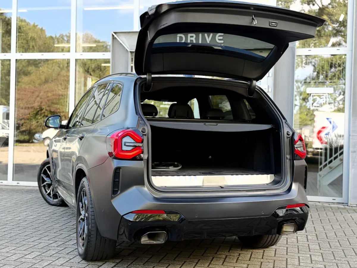 xDrive30e High Ex M-Sport LCI|Leer|Memory|Cam|Uniek: Individual Frozen Deep Grey|