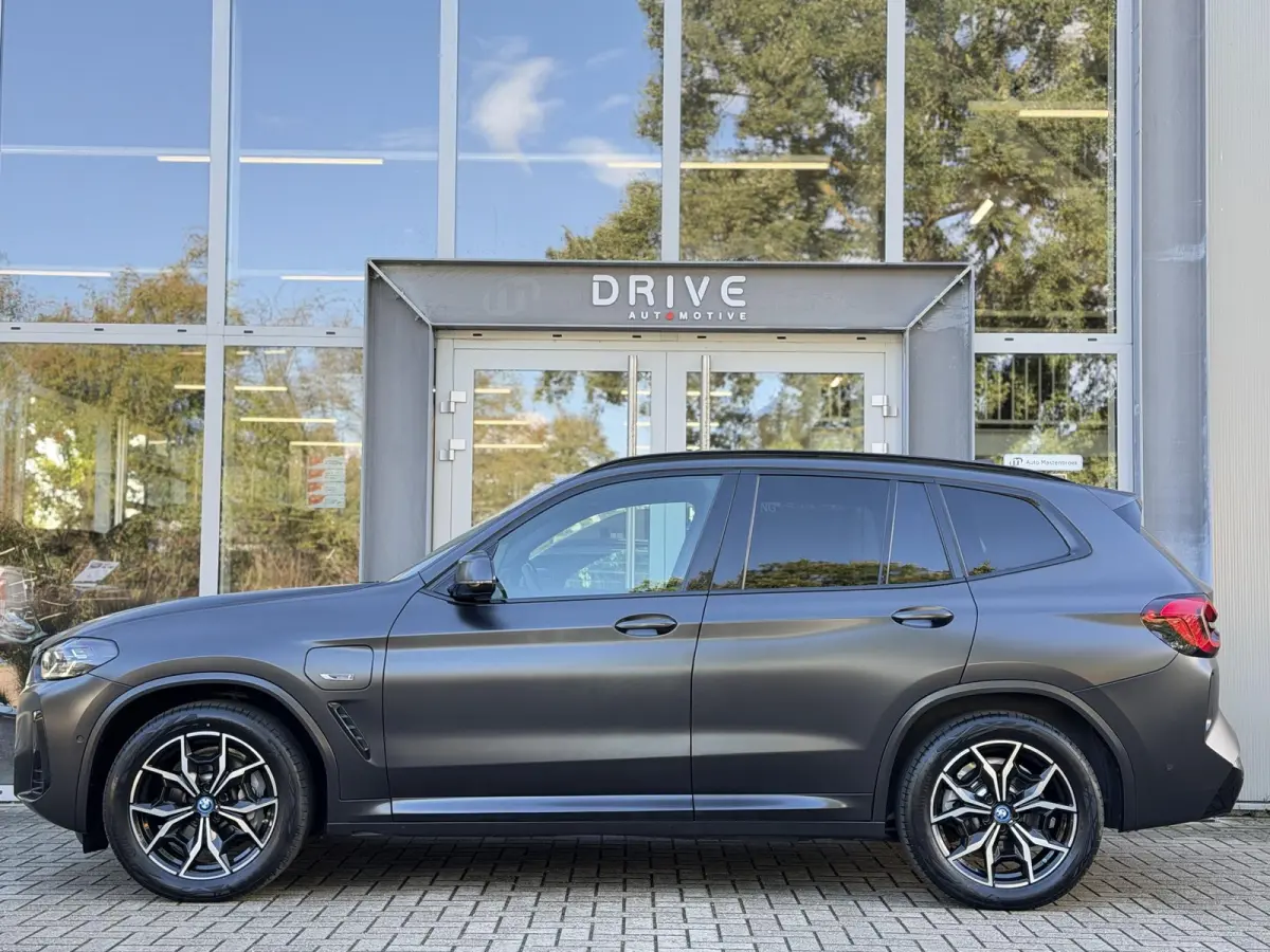xDrive30e High Ex M-Sport LCI|Leer|Memory|Cam|Uniek: Individual Frozen Deep Grey|