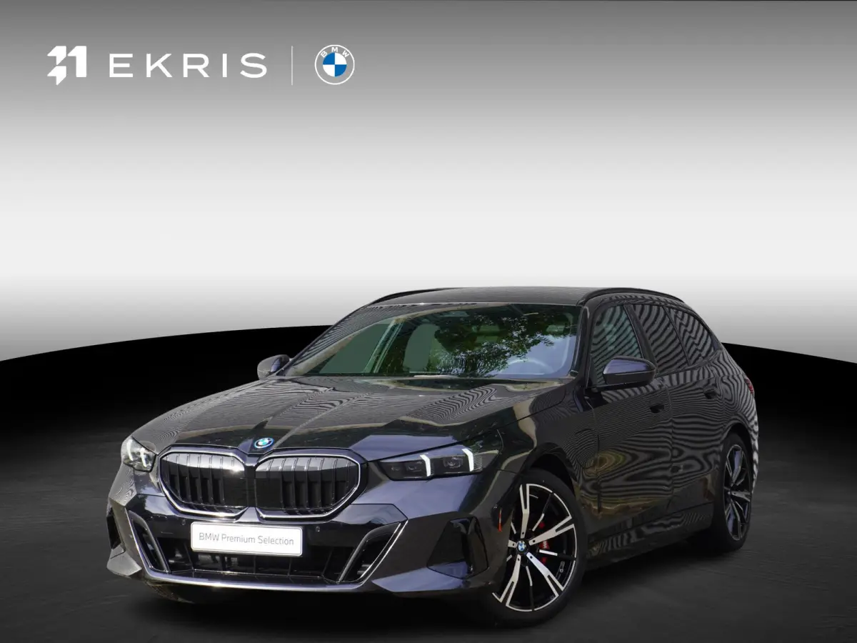 530e xDrive | SoH 100% | M Sportpakket Pro | Trekhaak met elektrisch wegklapbare kogel | 20 inch LM M Sterspaak | Harman Kardon HiFi Sound system | Driving Assistant Plus