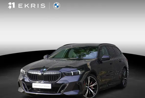 530e xDrive | SoH 100% | M Sportpakket Pro | Trekhaak met elektrisch wegklapbare kogel | 20 inch LM M Sterspaak | Harman Kardon HiFi Sound system | Driving Assistant Plus