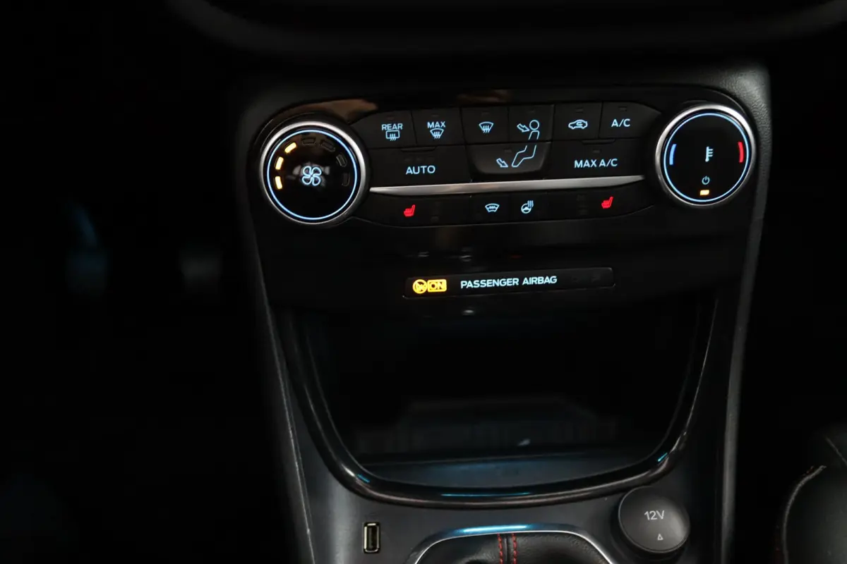 1.0 EcoBoost ST-Line X | Panoramadak | Winterpack | 18 Inch | B&O | Navigatie | CarPlay/Android Auto | LED |
