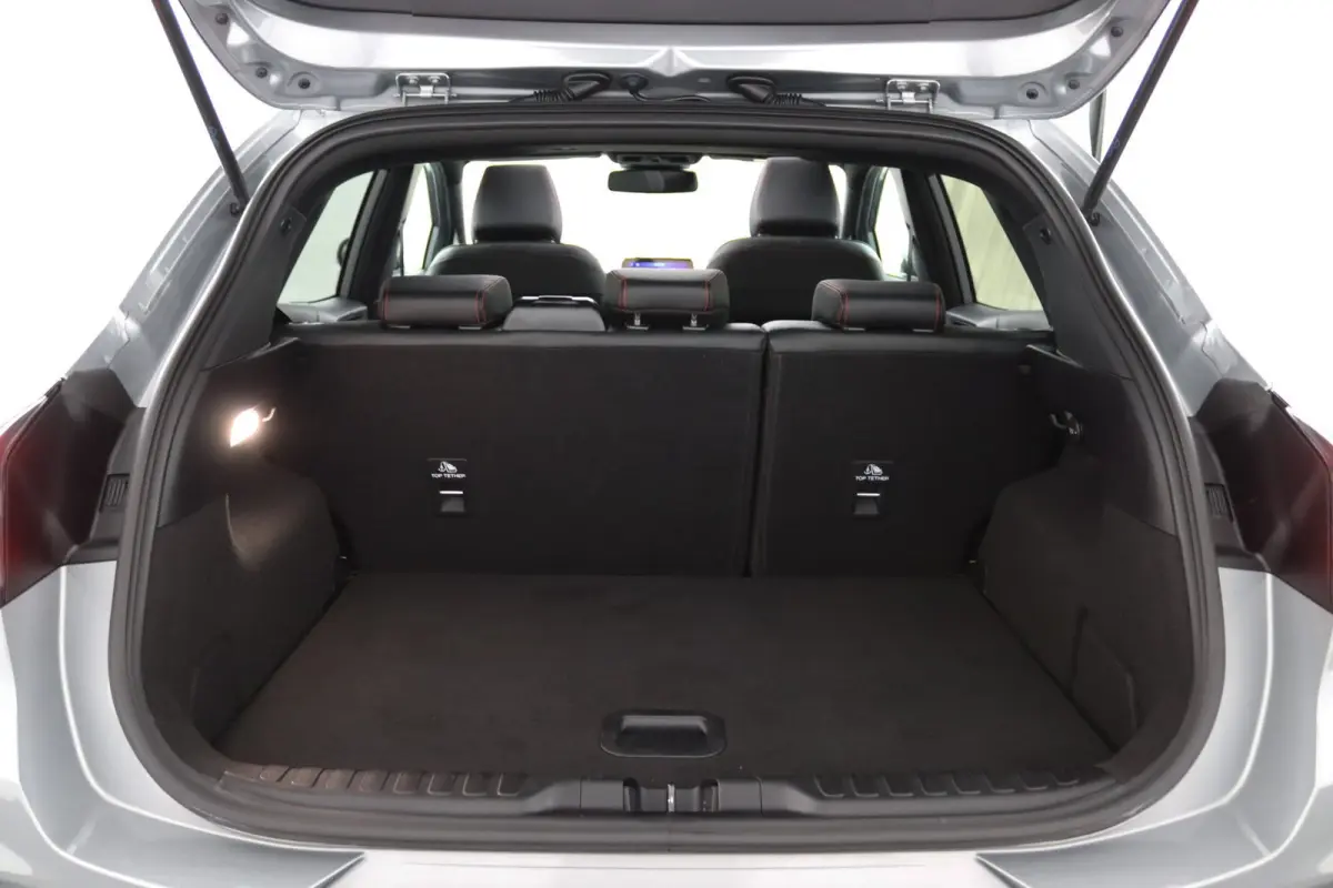 1.0 EcoBoost ST-Line X | Panoramadak | Winterpack | 18 Inch | B&O | Navigatie | CarPlay/Android Auto | LED |