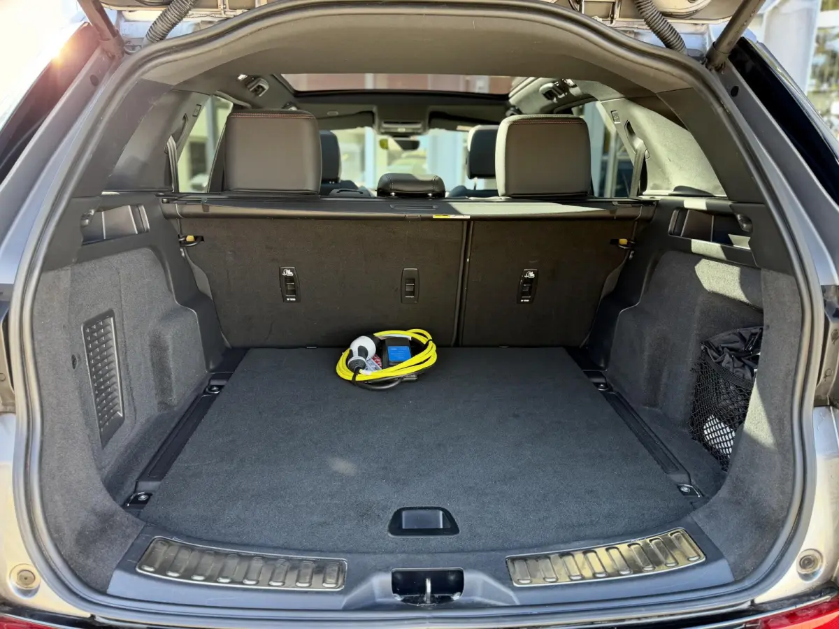 P300e 1.5 R-Dynamic SE |Pano|ACC|Leer|Meridian|Memory|Winterpakket|Sfeer|20"AllSeason