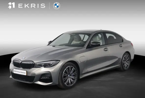 330e Business Edition Plus | M Sport | Trekhaak Elektrisch | Volleder | SoH 95% | Stuur- & Stoelverwarming | Stoelverwarming | Carbon Interieur | Driving Assistant Professional | Laserlight 