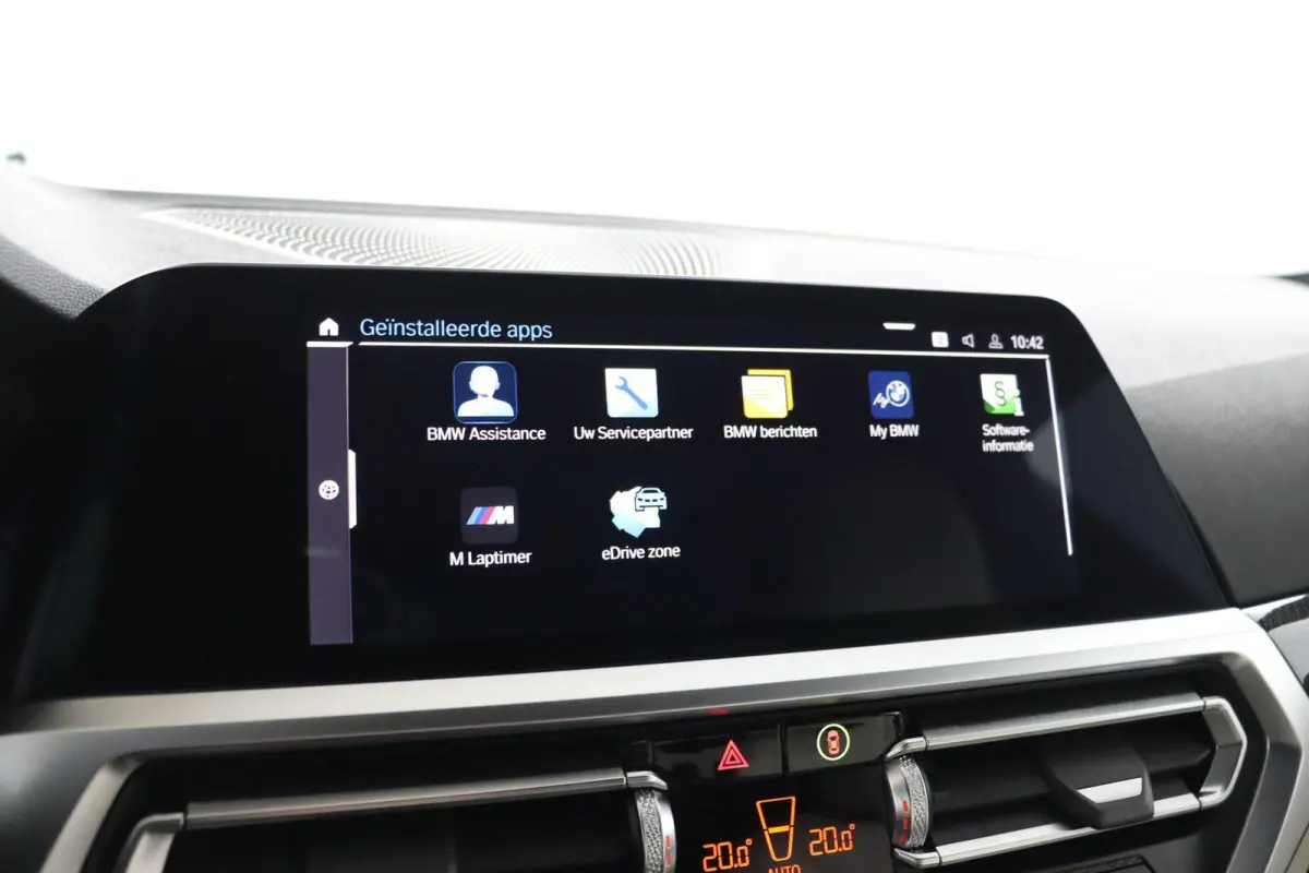 330e Business Edition Plus | M Sport | Trekhaak Elektrisch | Volleder | SoH 95% | Stuur- & Stoelverwarming | Stoelverwarming | Carbon Interieur | Driving Assistant Professional | Laserlight 