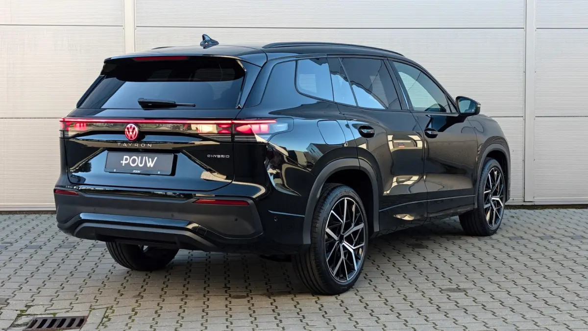 1.5 eHybrid 204pk Life Edition | Design Pakket | 20" Velgen