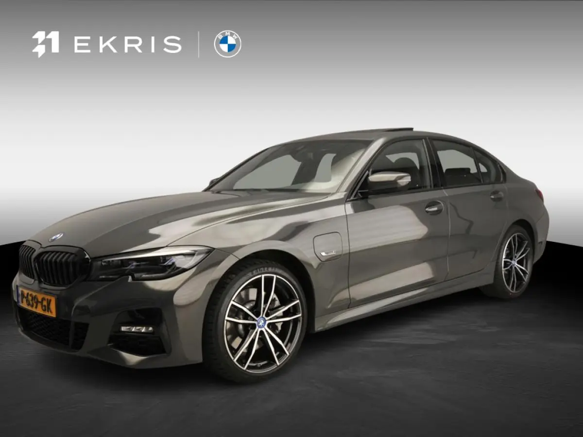 330e | M-Sportpakket | Laserlicht | Leder | Navigatie | Trekhaak | SOH 93% | Schuifdak | Sportstoelen | Stoelverwarming | DAB | Hifi speakers | Alu 19 inch