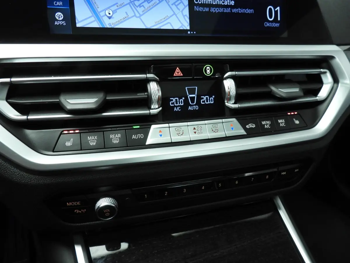 330e | M-Sportpakket | Laserlicht | Leder | Navigatie | Trekhaak | SOH 93% | Schuifdak | Sportstoelen | Stoelverwarming | DAB | Hifi speakers | Alu 19 inch