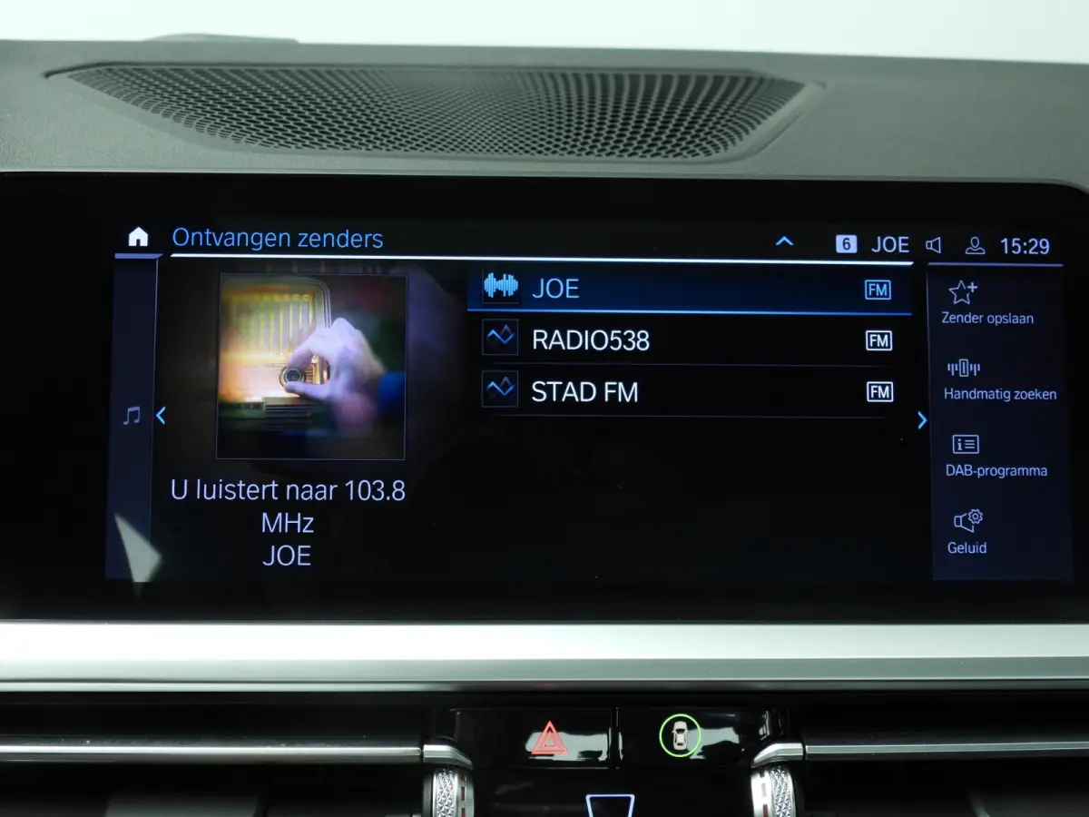 330e | M-Sportpakket | Laserlicht | Leder | Navigatie | Trekhaak | SOH 93% | Schuifdak | Sportstoelen | Stoelverwarming | DAB | Hifi speakers | Alu 19 inch