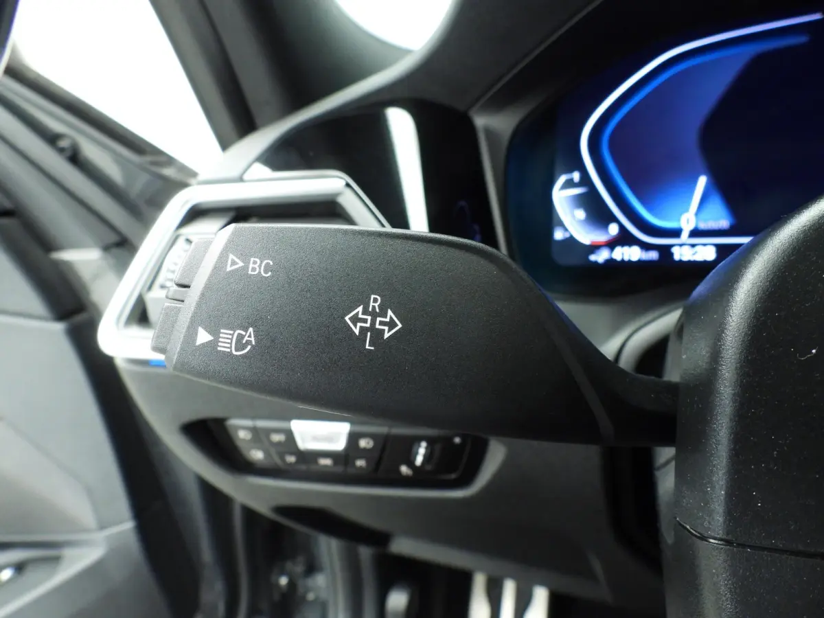 330e | M-Sportpakket | Laserlicht | Leder | Navigatie | Trekhaak | SOH 93% | Schuifdak | Sportstoelen | Stoelverwarming | DAB | Hifi speakers | Alu 19 inch