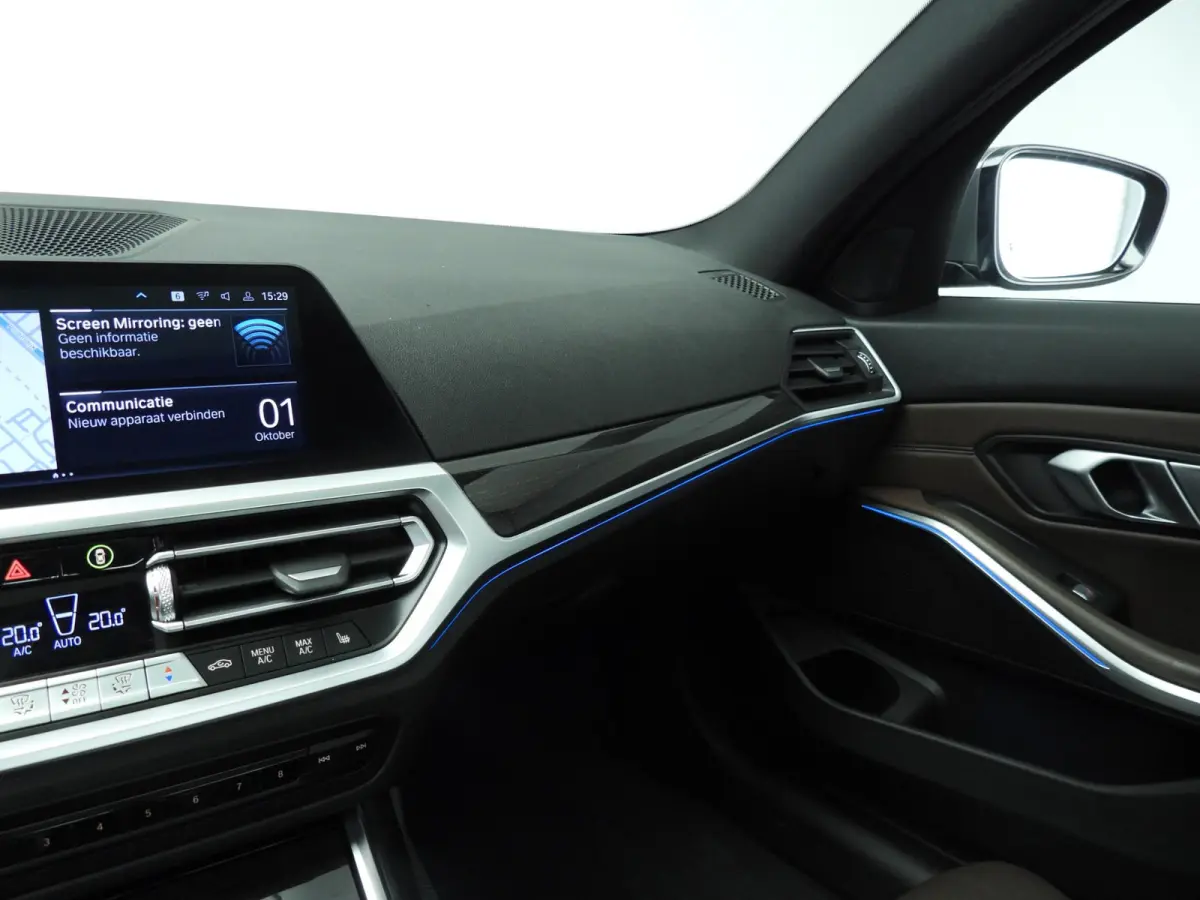330e | M-Sportpakket | Laserlicht | Leder | Navigatie | Trekhaak | SOH 93% | Schuifdak | Sportstoelen | Stoelverwarming | DAB | Hifi speakers | Alu 19 inch