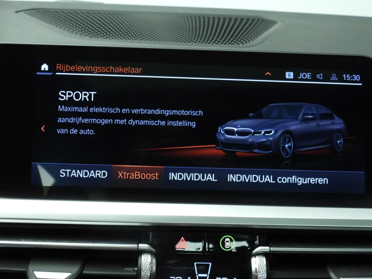 330e | M-Sportpakket | Laserlicht | Leder | Navigatie | Trekhaak | SOH 93% | Schuifdak | Sportstoelen | Stoelverwarming | DAB | Hifi speakers | Alu 19 inch