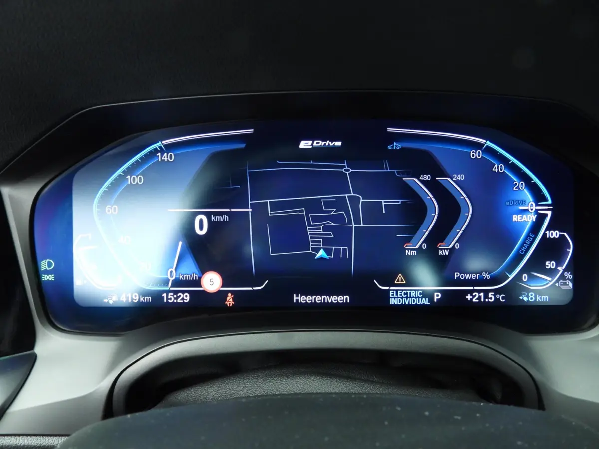 330e | M-Sportpakket | Laserlicht | Leder | Navigatie | Trekhaak | SOH 93% | Schuifdak | Sportstoelen | Stoelverwarming | DAB | Hifi speakers | Alu 19 inch