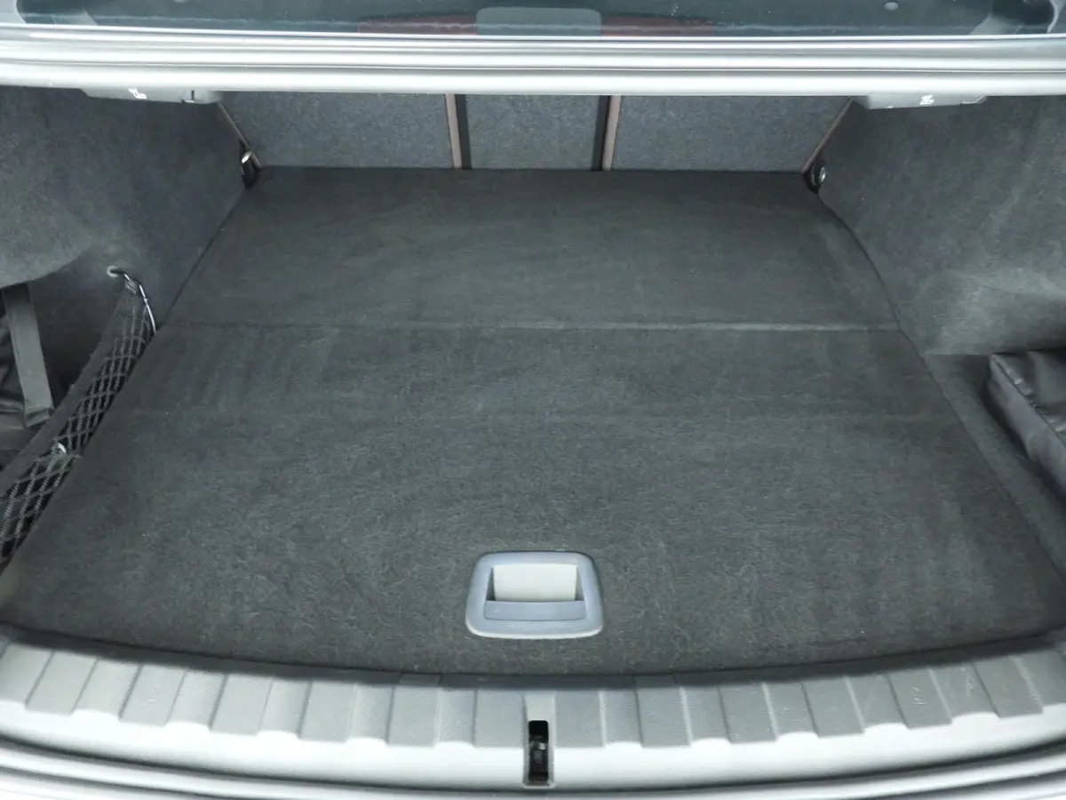 330e | M-Sportpakket | Laserlicht | Leder | Navigatie | Trekhaak | SOH 93% | Schuifdak | Sportstoelen | Stoelverwarming | DAB | Hifi speakers | Alu 19 inch