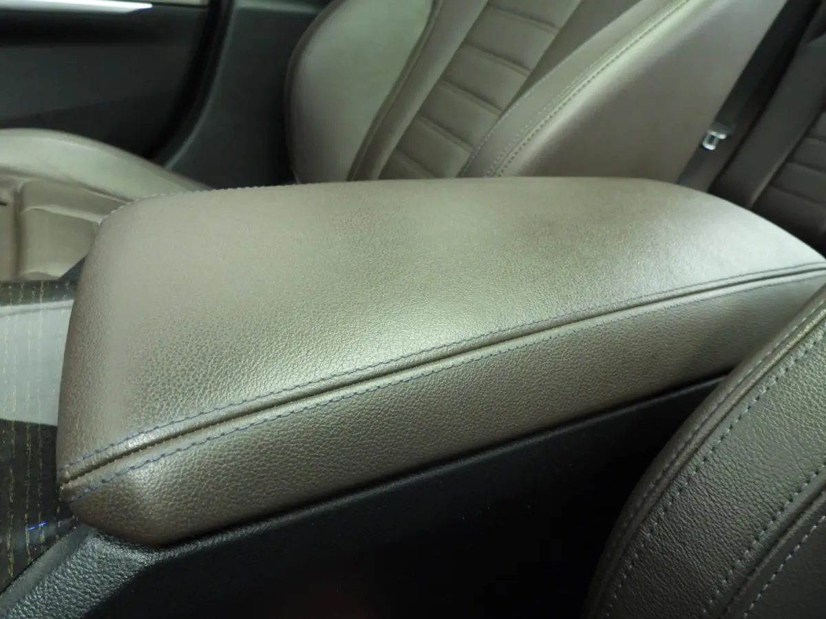 330e | M-Sportpakket | Laserlicht | Leder | Navigatie | Trekhaak | SOH 93% | Schuifdak | Sportstoelen | Stoelverwarming | DAB | Hifi speakers | Alu 19 inch