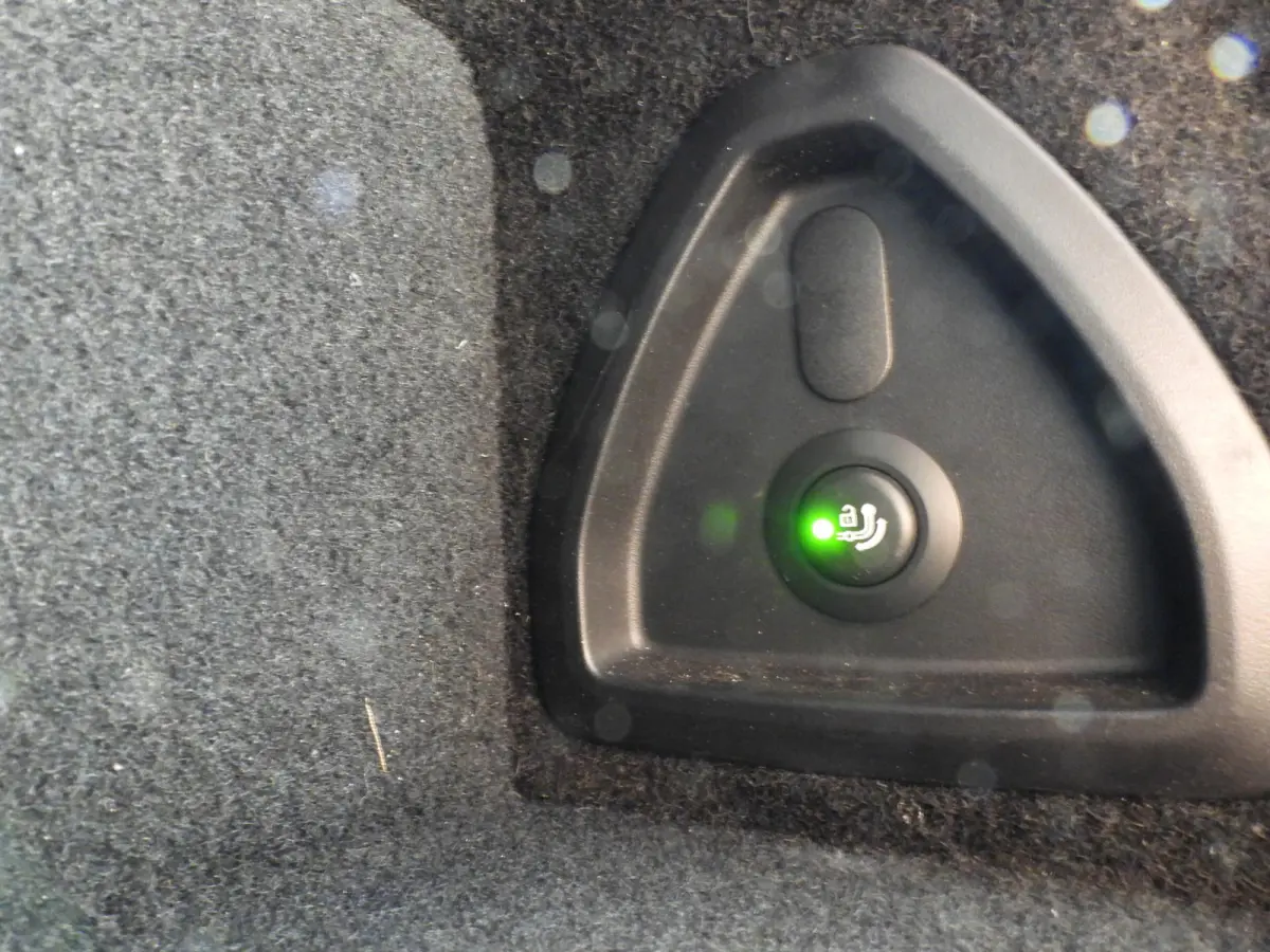 330e | M-Sportpakket | Laserlicht | Leder | Navigatie | Trekhaak | SOH 93% | Schuifdak | Sportstoelen | Stoelverwarming | DAB | Hifi speakers | Alu 19 inch