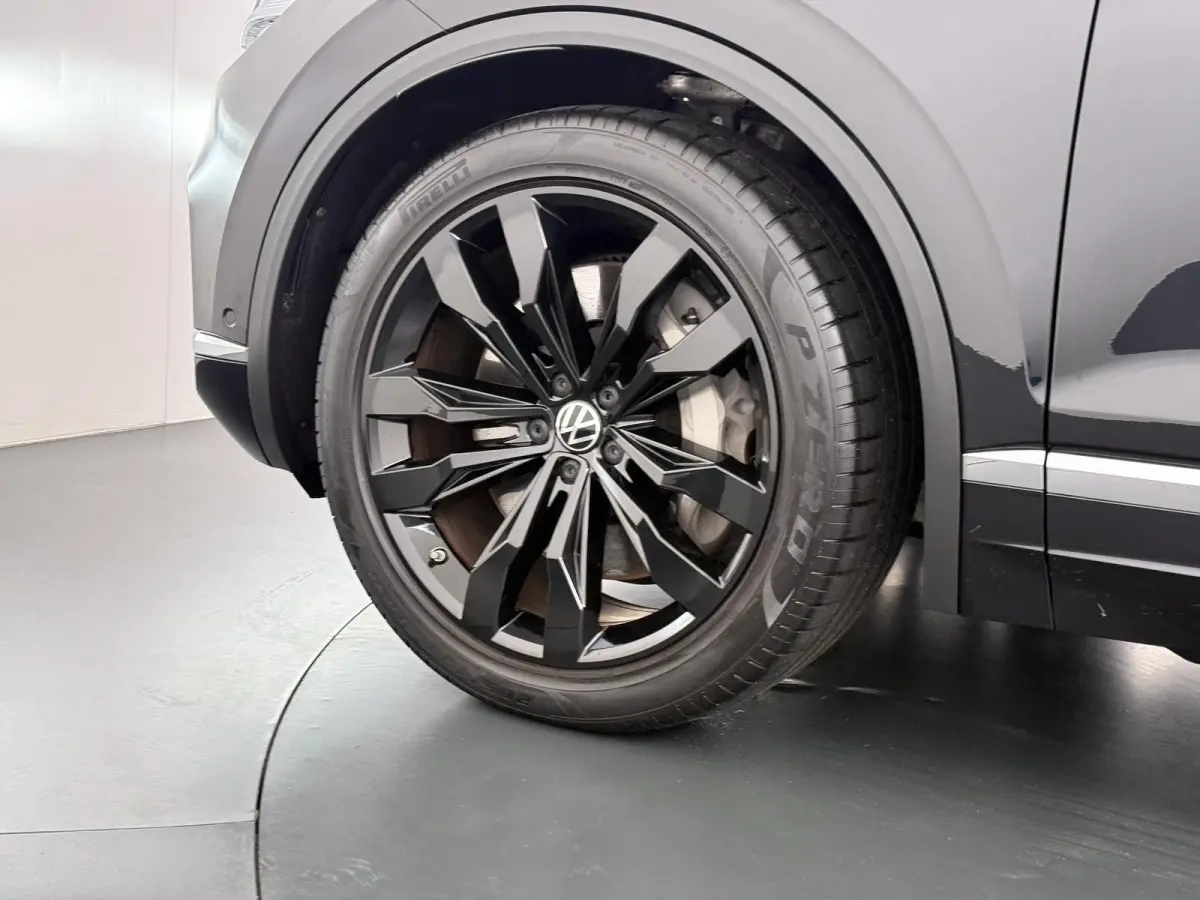 3.0 TSI Elegance LUCHTVERING| ELEK. TREKHAAK| LEDER| PANO | STOELVENTILATIE + MASSAGE| ACHTERBANK VERWARMD| MEMORY STOEL| 360 CAMERA| MEGA VOL!| RIJKLAAR!! |