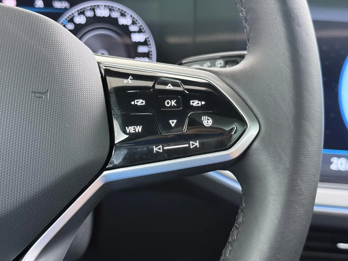 3.0 TSI Elegance LUCHTVERING| ELEK. TREKHAAK| LEDER| PANO | STOELVENTILATIE + MASSAGE| ACHTERBANK VERWARMD| MEMORY STOEL| 360 CAMERA| MEGA VOL!| RIJKLAAR!! |