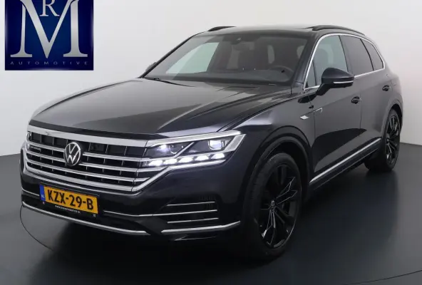 3.0 TSI Elegance LUCHTVERING| ELEK. TREKHAAK| LEDER| PANO | STOELVENTILATIE + MASSAGE| ACHTERBANK VERWARMD| MEMORY STOEL| 360 CAMERA| MEGA VOL!| RIJKLAAR!! |