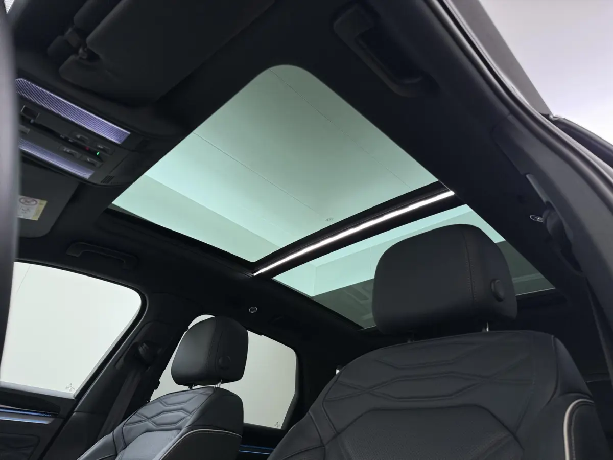 3.0 TSI Elegance LUCHTVERING| ELEK. TREKHAAK| LEDER| PANO | STOELVENTILATIE + MASSAGE| ACHTERBANK VERWARMD| MEMORY STOEL| 360 CAMERA| MEGA VOL!| RIJKLAAR!! |
