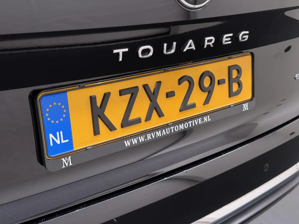 3.0 TSI Elegance LUCHTVERING| ELEK. TREKHAAK| LEDER| PANO | STOELVENTILATIE + MASSAGE| ACHTERBANK VERWARMD| MEMORY STOEL| 360 CAMERA| MEGA VOL!| RIJKLAAR!! |