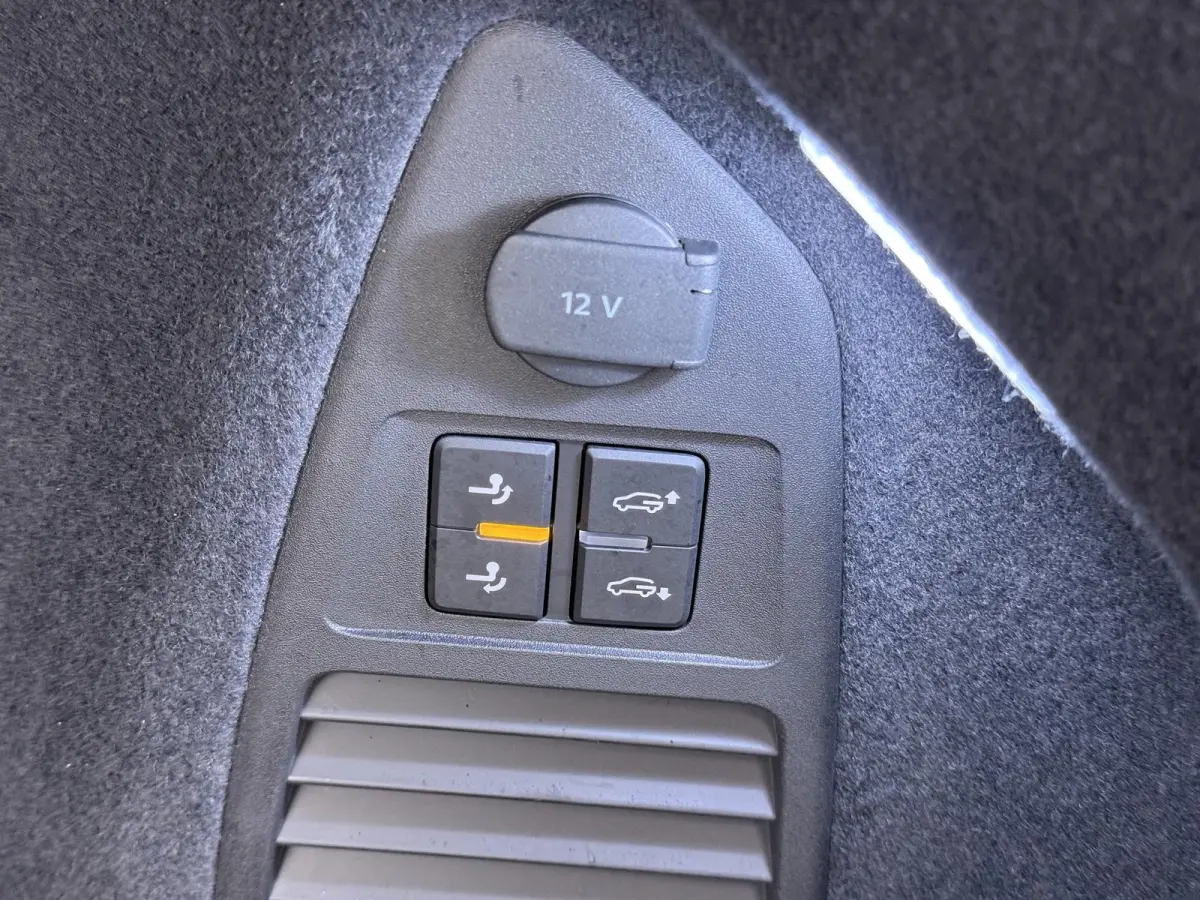 3.0 TSI Elegance LUCHTVERING| ELEK. TREKHAAK| LEDER| PANO | STOELVENTILATIE + MASSAGE| ACHTERBANK VERWARMD| MEMORY STOEL| 360 CAMERA| MEGA VOL!| RIJKLAAR!! |