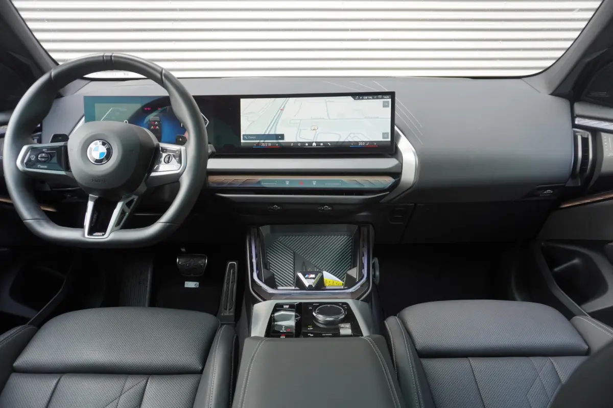20 xDrive | M Sportpakket Pro | Trekhaak met elektrisch wegklapbare kogel | Glazen panoramadak | Extra getint glas | Driving Assistant Professional
