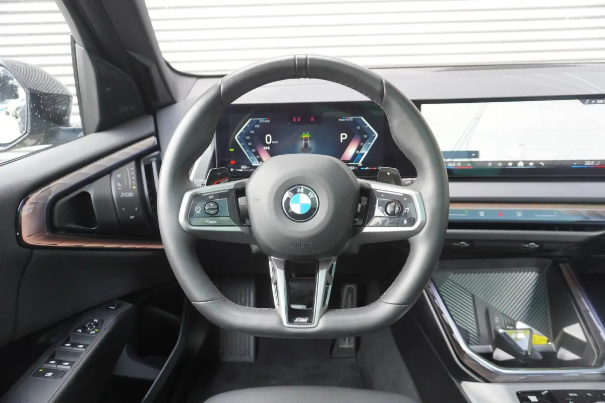 20 xDrive | M Sportpakket Pro | Trekhaak met elektrisch wegklapbare kogel | Glazen panoramadak | Extra getint glas | Driving Assistant Professional