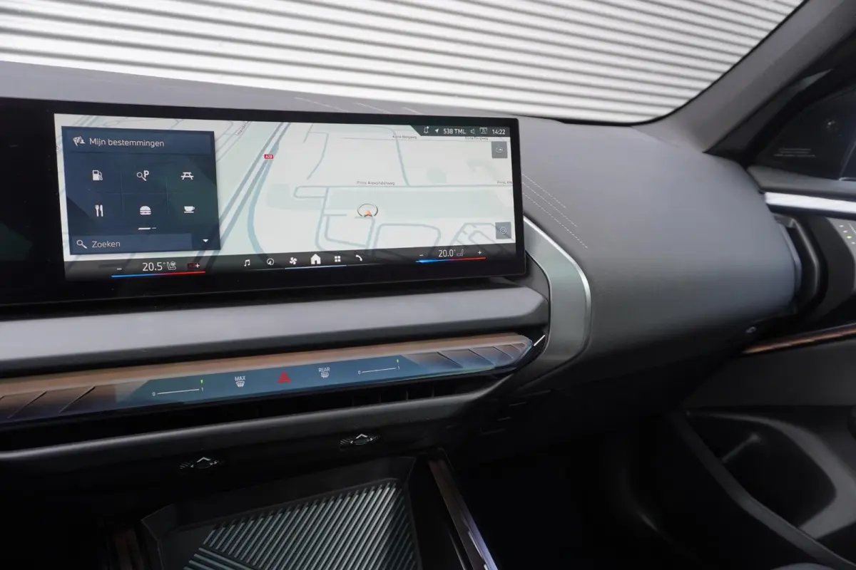 20 xDrive | M Sportpakket Pro | Trekhaak met elektrisch wegklapbare kogel | Glazen panoramadak | Extra getint glas | Driving Assistant Professional