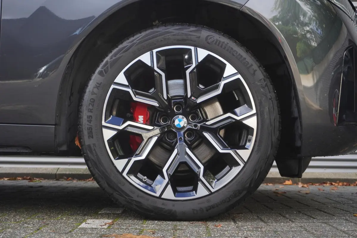 20 xDrive | M Sportpakket Pro | Trekhaak met elektrisch wegklapbare kogel | Glazen panoramadak | Extra getint glas | Driving Assistant Professional