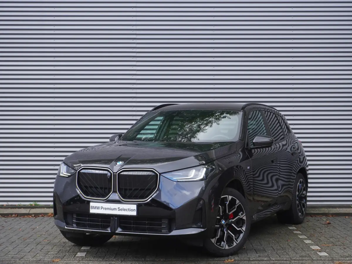 20 xDrive | M Sportpakket Pro | Trekhaak met elektrisch wegklapbare kogel | Glazen panoramadak | Extra getint glas | Driving Assistant Professional