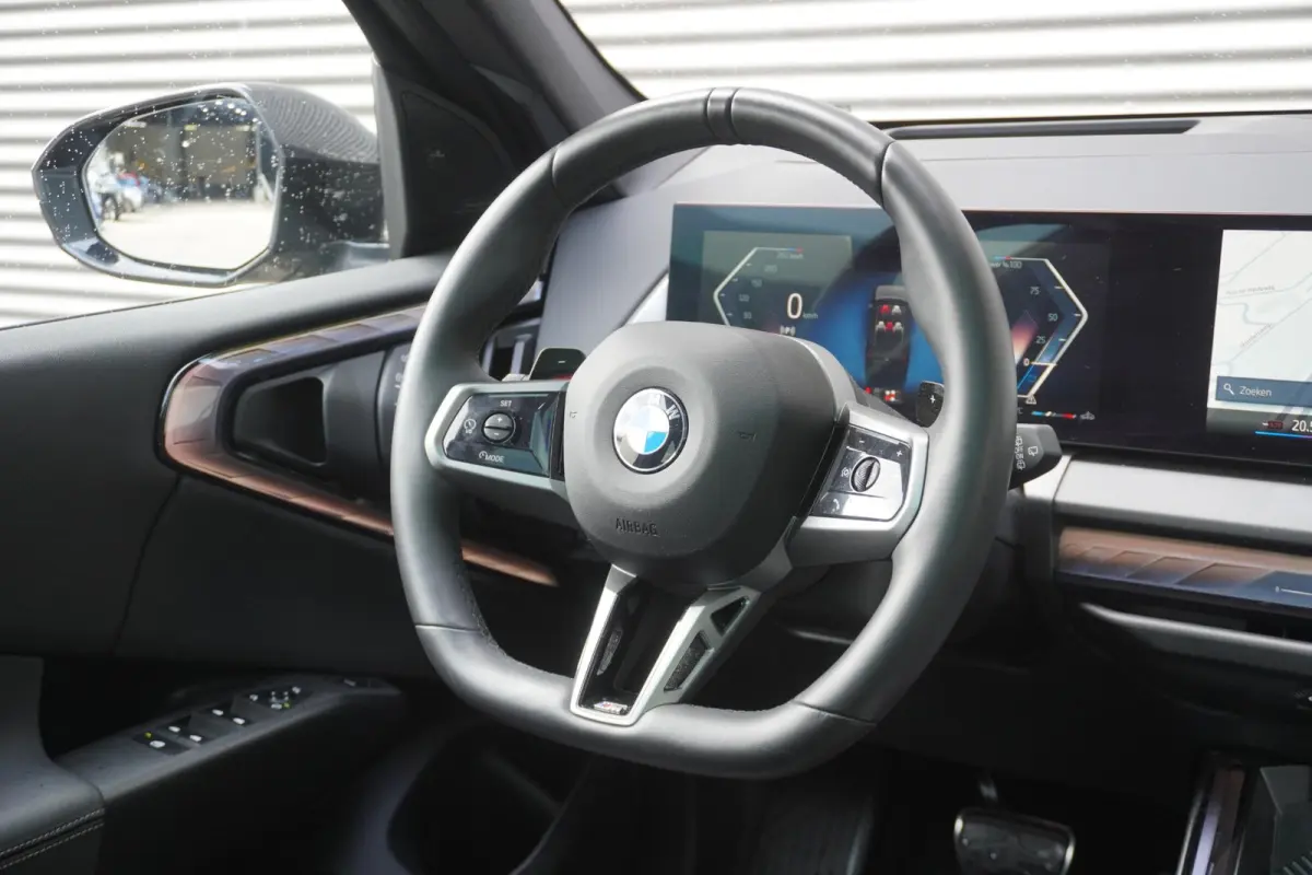 20 xDrive | M Sportpakket Pro | Trekhaak met elektrisch wegklapbare kogel | Glazen panoramadak | Extra getint glas | Driving Assistant Professional